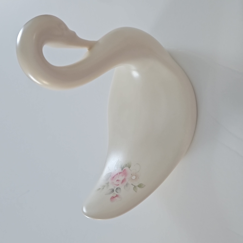 Pfaltzgraff Swan Towel Holder/Soap Holder